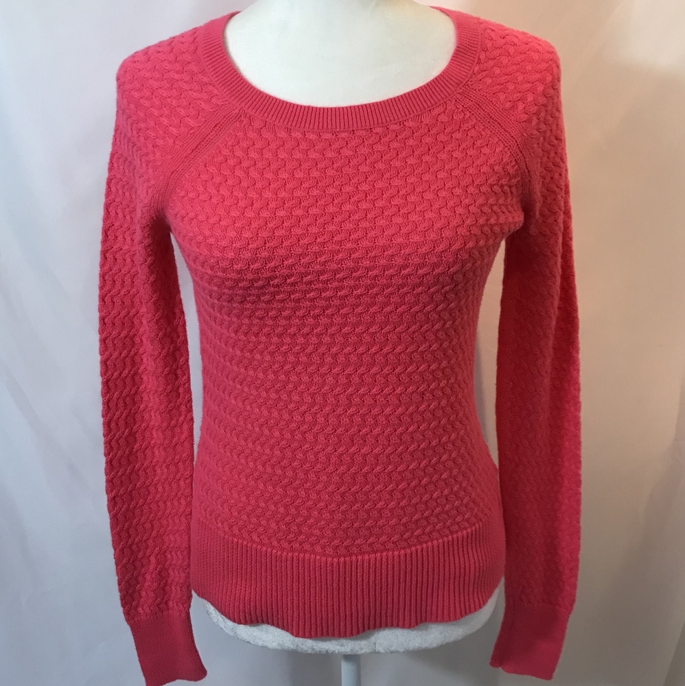 American Eagle Outfitters Salmon Sz Small Sweater